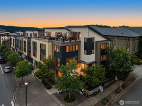 998 NE High Street 12, Issaquah WA 98029