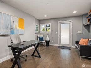 998 NE High Street 12, Issaquah WA 98029