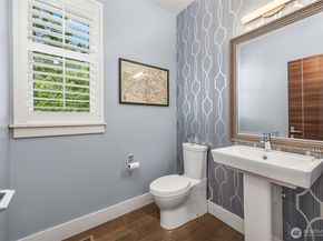 998 NE High Street 12, Issaquah WA 98029