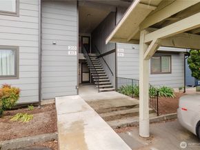 3400 Narrows View Lane NE 104, Bremerton WA 98310