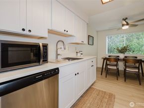 3400 Narrows View Lane NE 104, Bremerton WA 98310