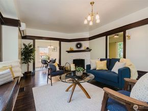 1922 4th Street, Bremerton WA 98337