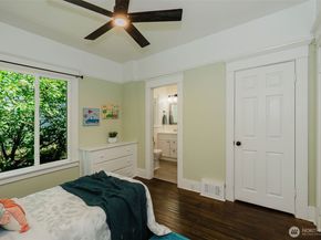 1922 4th Street, Bremerton WA 98337