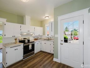 1922 4th Street, Bremerton WA 98337