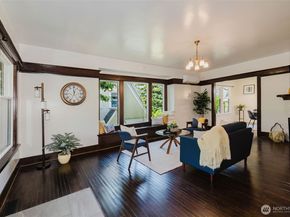 1922 4th Street, Bremerton WA 98337