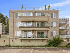 3022 SW Bradford St 2, Seattle WA 98126