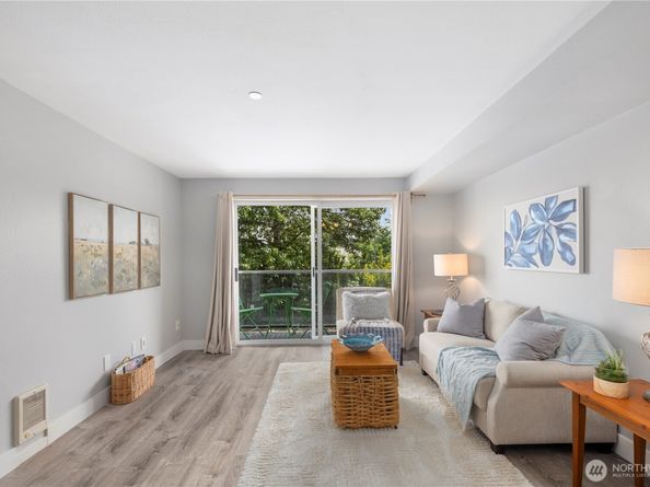 3022 SW Bradford St 2, Seattle WA 98126