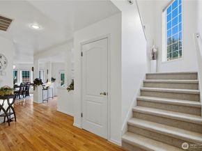 2000 Village Green Drive 26, Mill Creek WA 98012