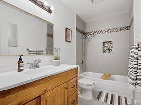 2000 Village Green Drive 26, Mill Creek WA 98012