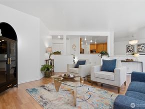 2000 Village Green Drive 26, Mill Creek WA 98012