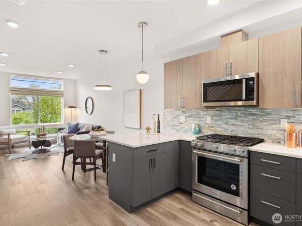 2422 NW 60th B, Seattle WA 98107