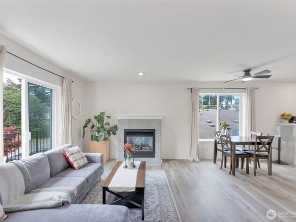 536 N 103rd A, Seattle WA 98133