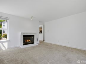 6700 NE 182nd ST C201, Kenmore WA 98028