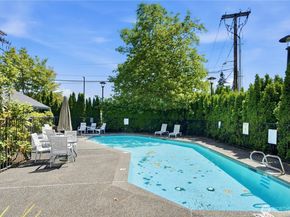 6700 NE 182nd ST C201, Kenmore WA 98028