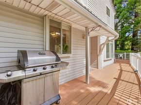 31074 9th Avenue S, Federal Way WA 98003