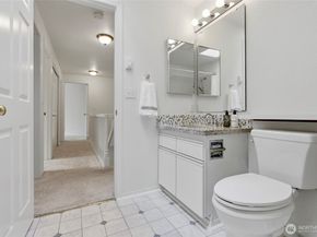 31074 9th Avenue S, Federal Way WA 98003