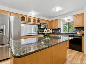 31074 9th Avenue S, Federal Way WA 98003