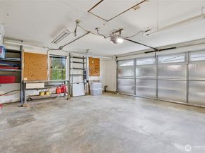 31074 9th Avenue S, Federal Way WA 98003