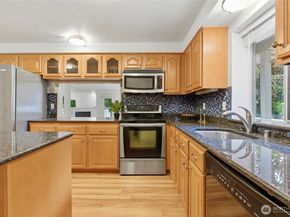 31074 9th Avenue S, Federal Way WA 98003