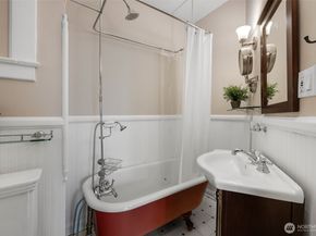 2309 10th Avenue E A, Seattle WA 98102