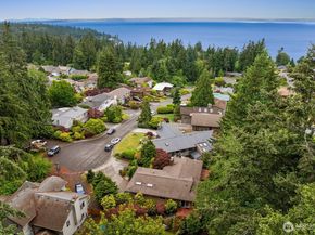 7011 165th Place SW, Edmonds WA 98026