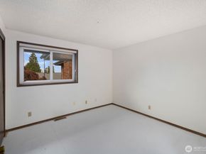 7011 165th Place SW, Edmonds WA 98026