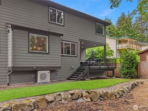8021 NE 127th Lane, Kirkland WA 98034