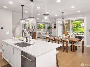 8021 NE 127th Lane, Kirkland WA 98034