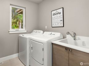 8021 NE 127th Lane, Kirkland WA 98034