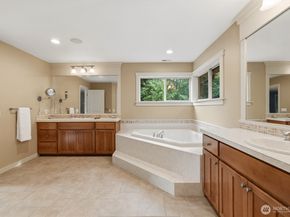 6603 Waterton Circle, Mukilteo WA 98275