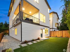 9909 NE 200th Street A, Bothell WA 98011