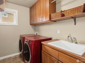 15016 97th Avenue NE, Bothell WA 98011
