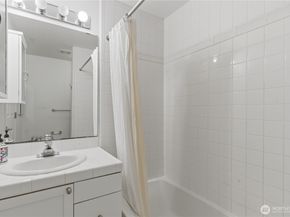 4722 12th Avenue NE 201, Seattle WA 98105