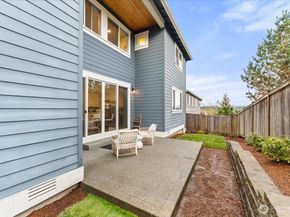 13707 NE 133rd Place, Kirkland WA 98034
