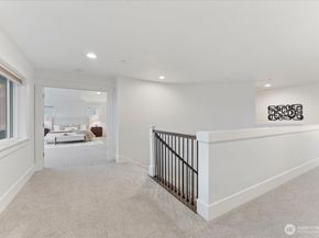 13707 NE 133rd Place, Kirkland WA 98034