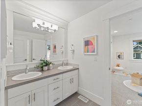 13707 NE 133rd Place, Kirkland WA 98034