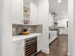 13707 NE 133rd Place, Kirkland WA 98034