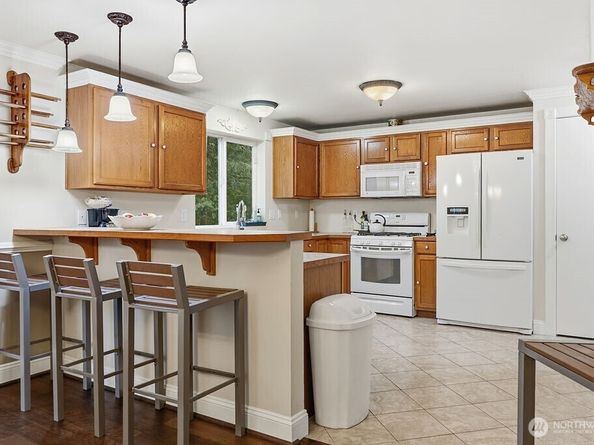 496 Pleasant Drive, Bremerton WA 98312