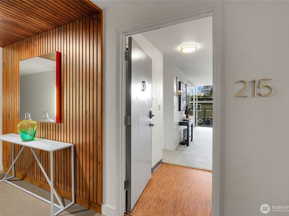 2040 43rd Avenue E 215, Seattle WA 98112