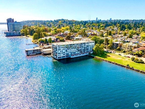 2040 43rd Avenue E 215, Seattle WA 98112