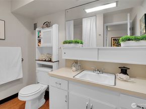 2040 43rd Avenue E 215, Seattle WA 98122