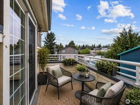 10549 Stone Ave N 303, Seattle WA 98133