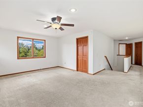 18605 SE 174th Way, Renton WA 98058
