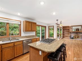 18605 SE 174th Way, Renton WA 98058