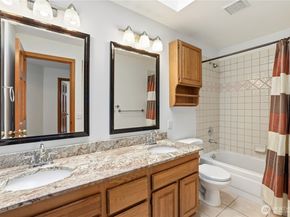 18605 SE 174th Way, Renton WA 98058