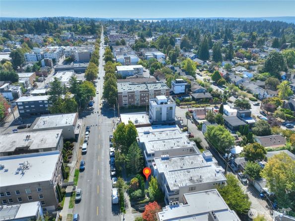 2125 California Avenue SW 103, Seattle WA 98116