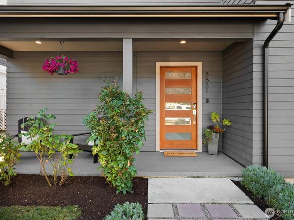 3821 19th Avenue SW, Seattle WA 98106