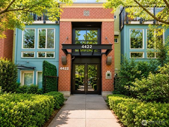 4422 Bagley Avenue N 204, Seattle WA 98103