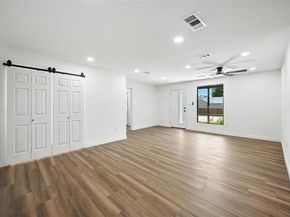 2729  Wallace Street , Fort Worth Texas 76105