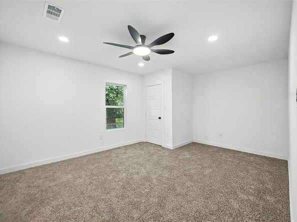 2729  Wallace Street , Fort Worth Texas 76105